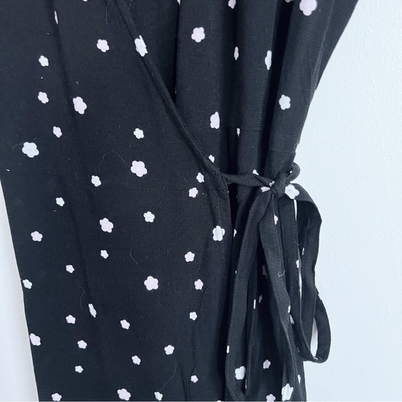 bp • Black & White Mckenna Floral Wrap Dress - Picture 5 of 8